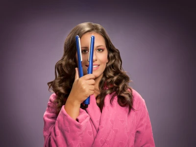 como limpiar plancha de pelo